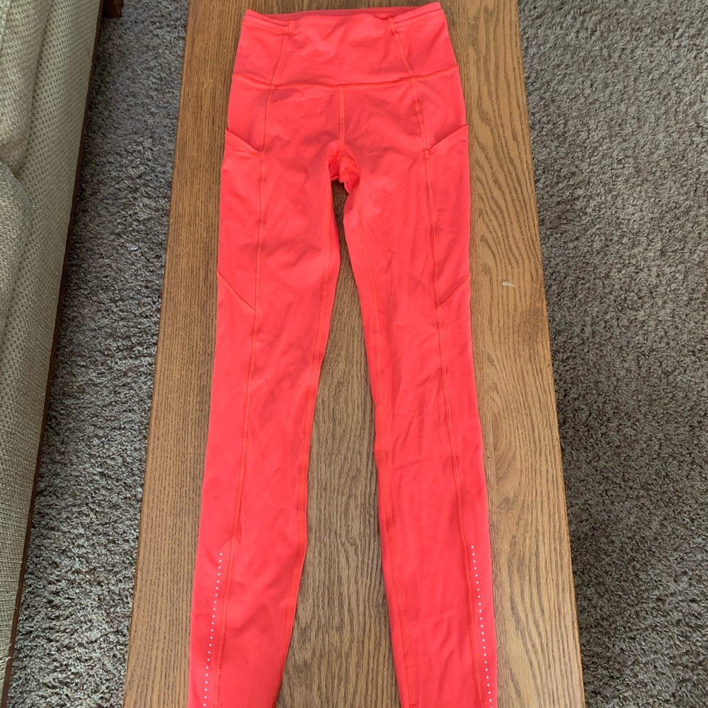 Women’s Lululemon Speed Up Tight Pants Size 2